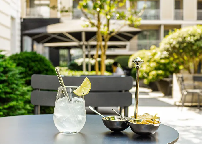 Отель Pillows Grand Boutique Reylof 4*